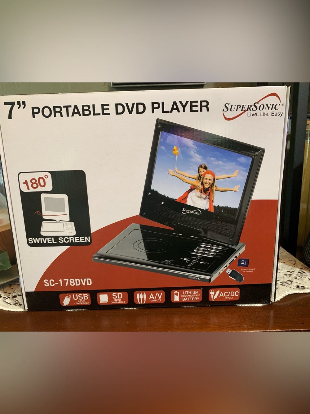 7" Portable DVD Player in Black with Swivel Screen